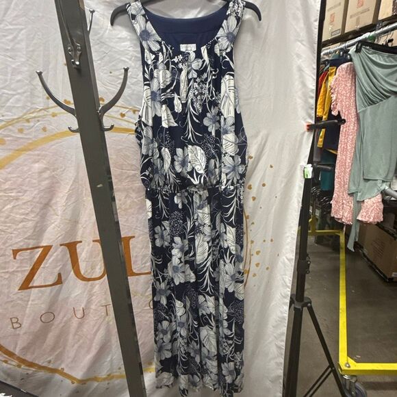 Robbie Bee Women's Plus Size Sleeveless Halter Floral Maxi Dress, 3X - Picture 3 of 4